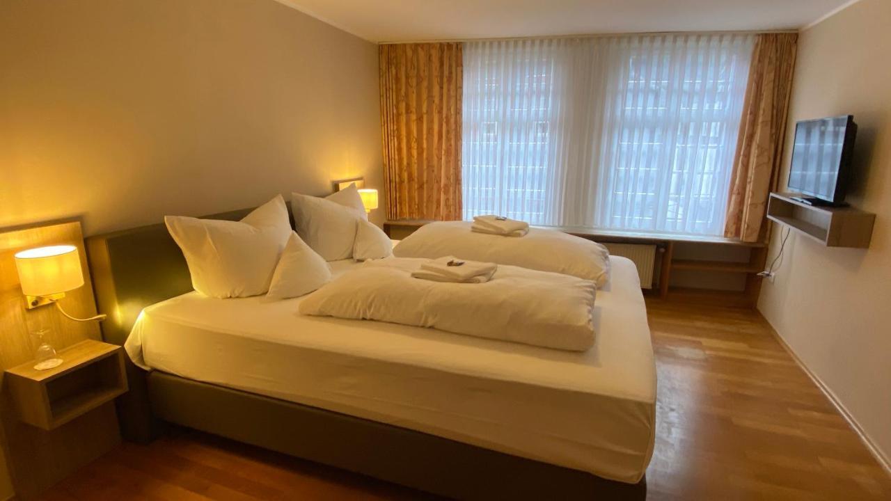 Horchem Hotel-Restaurant-Cafe-Bar มอนเชา ภายนอก รูปภาพ