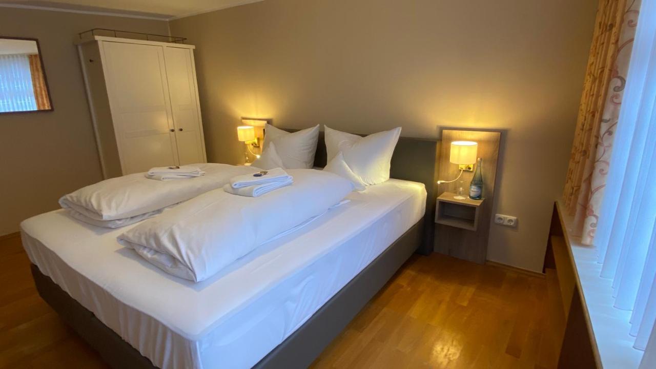 Horchem Hotel-Restaurant-Cafe-Bar มอนเชา ภายนอก รูปภาพ