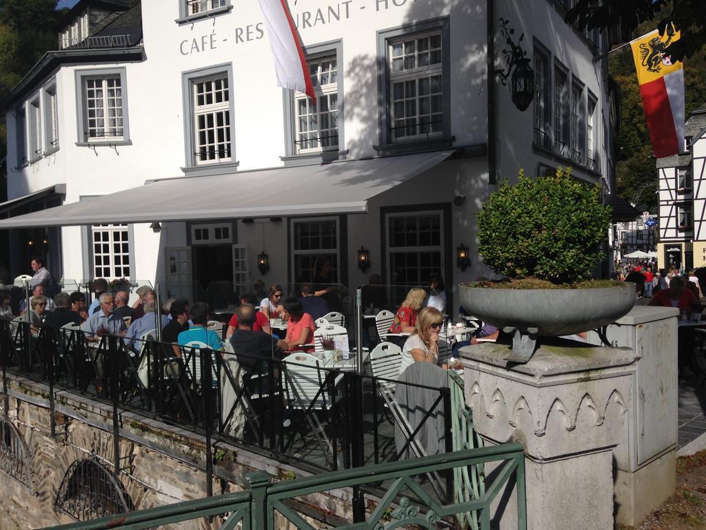 Horchem Hotel-Restaurant-Cafe-Bar มอนเชา ภายนอก รูปภาพ