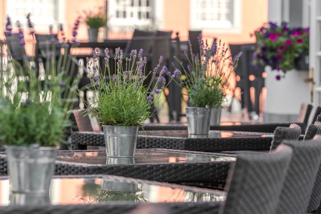 Horchem Hotel-Restaurant-Cafe-Bar มอนเชา ภายนอก รูปภาพ